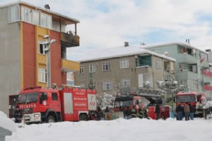 Çayırova'da korkutan yangın