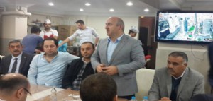 Delegelerle yemekte buluşuyor