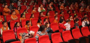 Tiyatroda sıra Anasınıflarında
